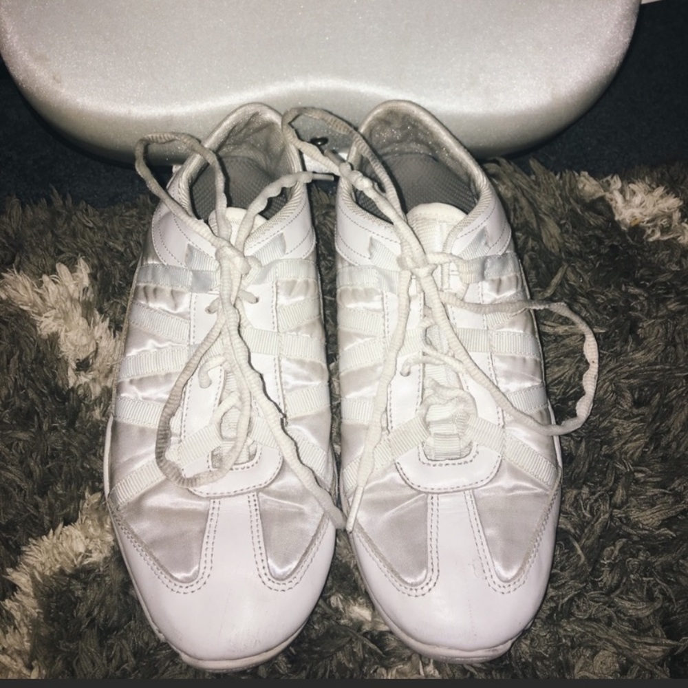 nfinity evolution cheer shoes